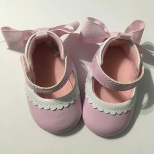 Baby shoes with bows
